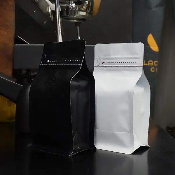 Bolsas de café blancas y negras de 150g con cremallera resellable