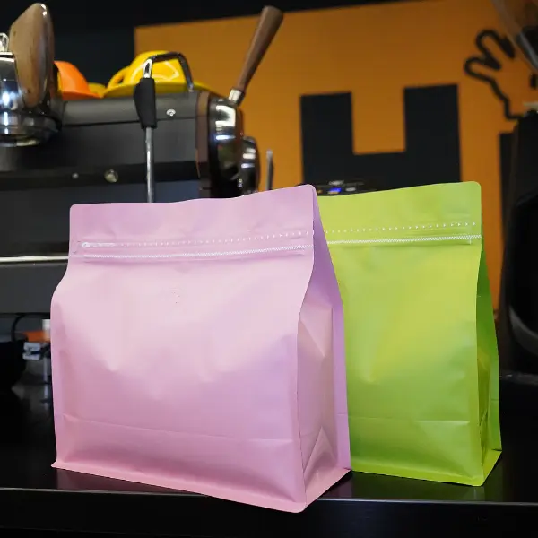 1Bolsas horizontales de culata en kg en colores rosa y verde