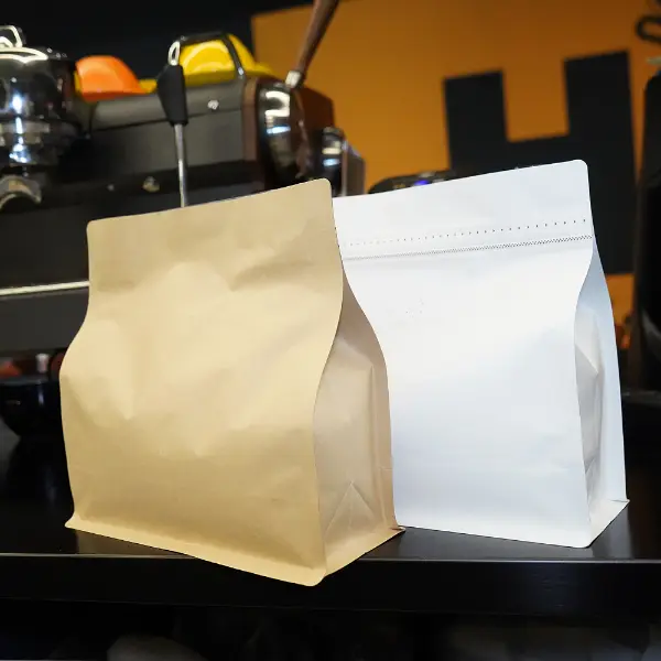 1Bolsas horizontales de culata en kg en Kraft y opciones de material blanco