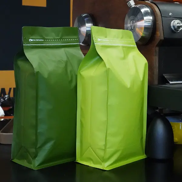 1Bolsas de stock KG para envases de alimentos con opciones de plástico y papel kraft
