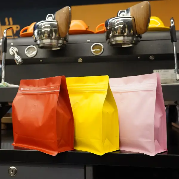 500G bolsas horizontales de stock en varias opciones de color para el embalaje de café