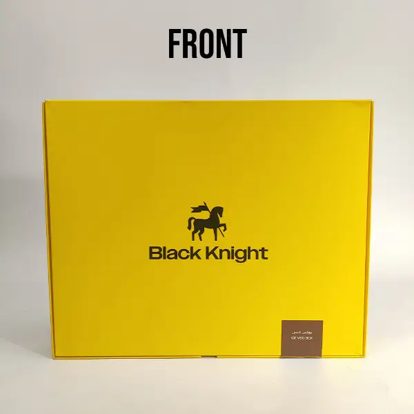 Vista frontal de una caja de café de papel personalizada de color amarillo brillante con la marca Black Knight