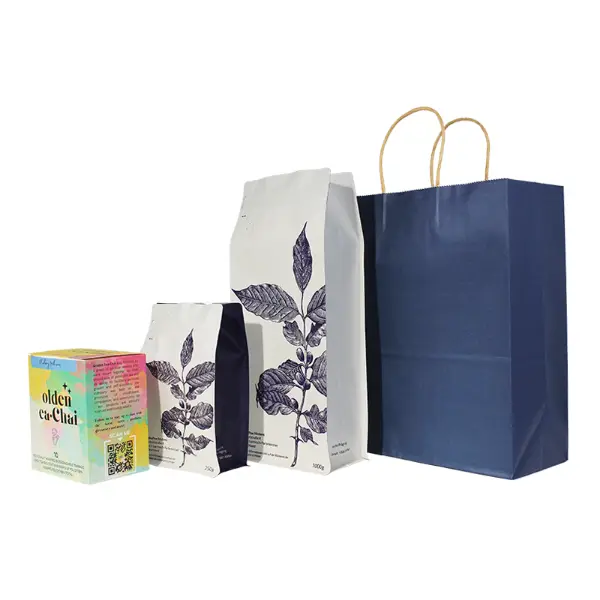 Tener en stock bolsas grandes de papel kraft con asa torcida que se usa para bolsas de café y embalajes de regalo