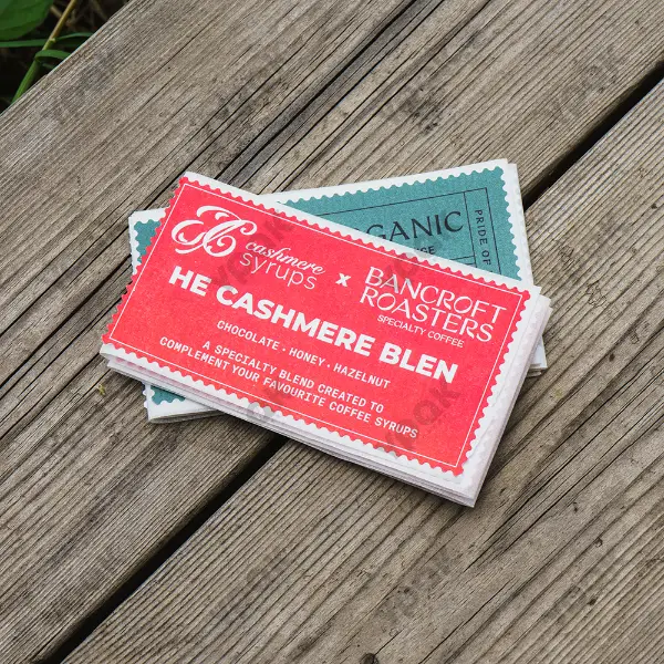 Pegatinas de papel personalizadas apiladas para marcas de café y envases minoristas