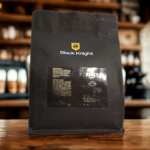 Pegatina UV transparente personalizada aplicada en el envase de café premium