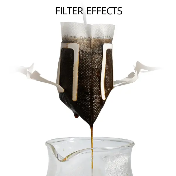 Demostración de elaboración que muestra la extracción de bolsas de filtro de goteo biodegradables