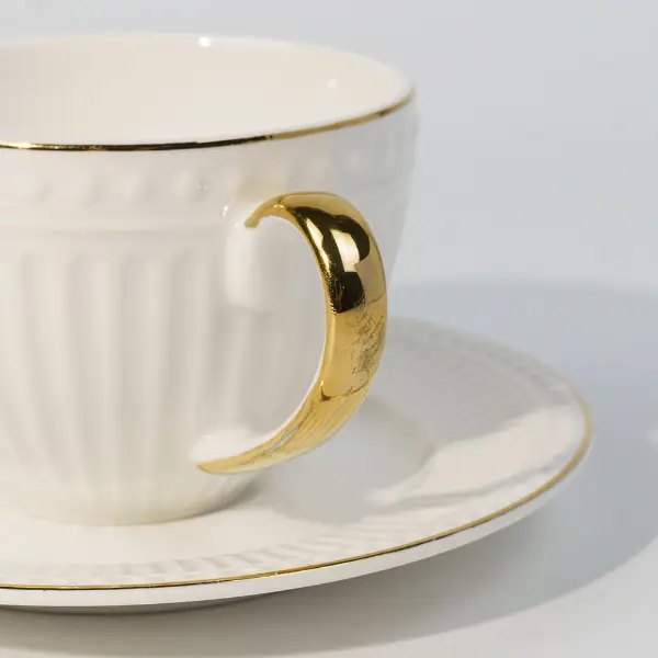 Textura acanalada en relieve en taza de café cerámica personalizada