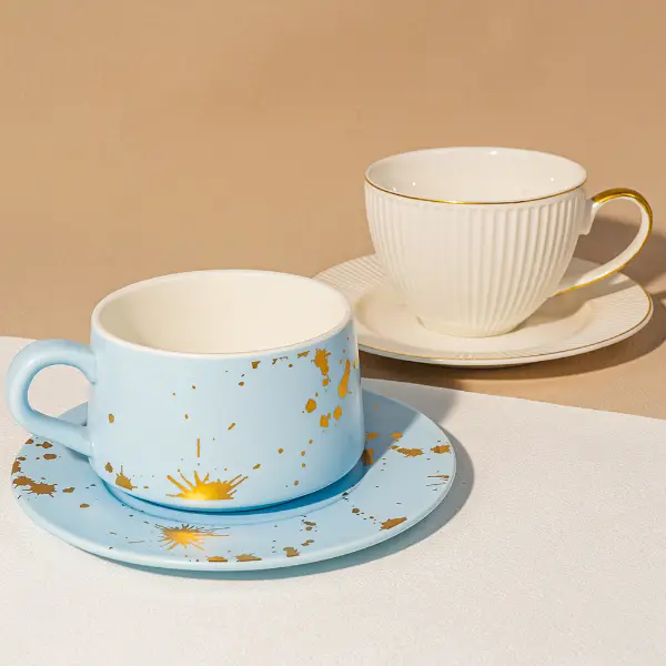 Taza de café de cerámica de pan de oro con platillo a juego, Acabado vidriado hecho a mano